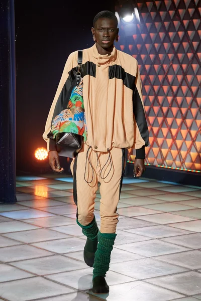 Look 5
